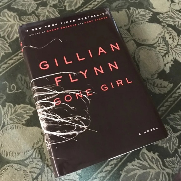Gone Girl by Gillian Flynn - Picture 2 of 2